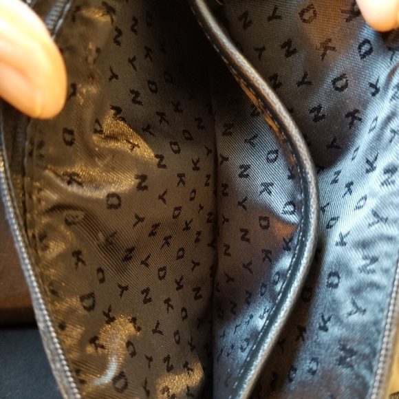DKNY - NWT - Bryant wristlet in leopard print